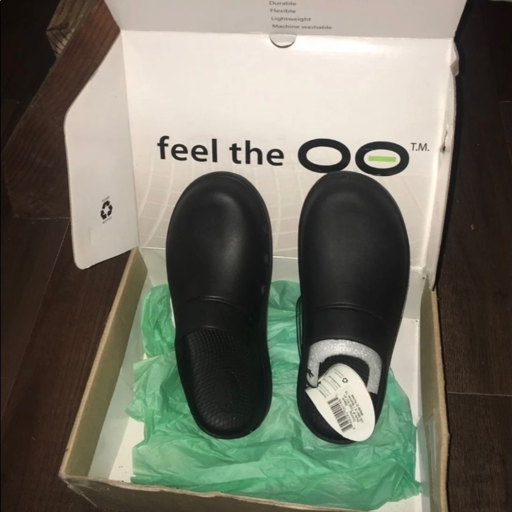 Oofos NWT Clogs